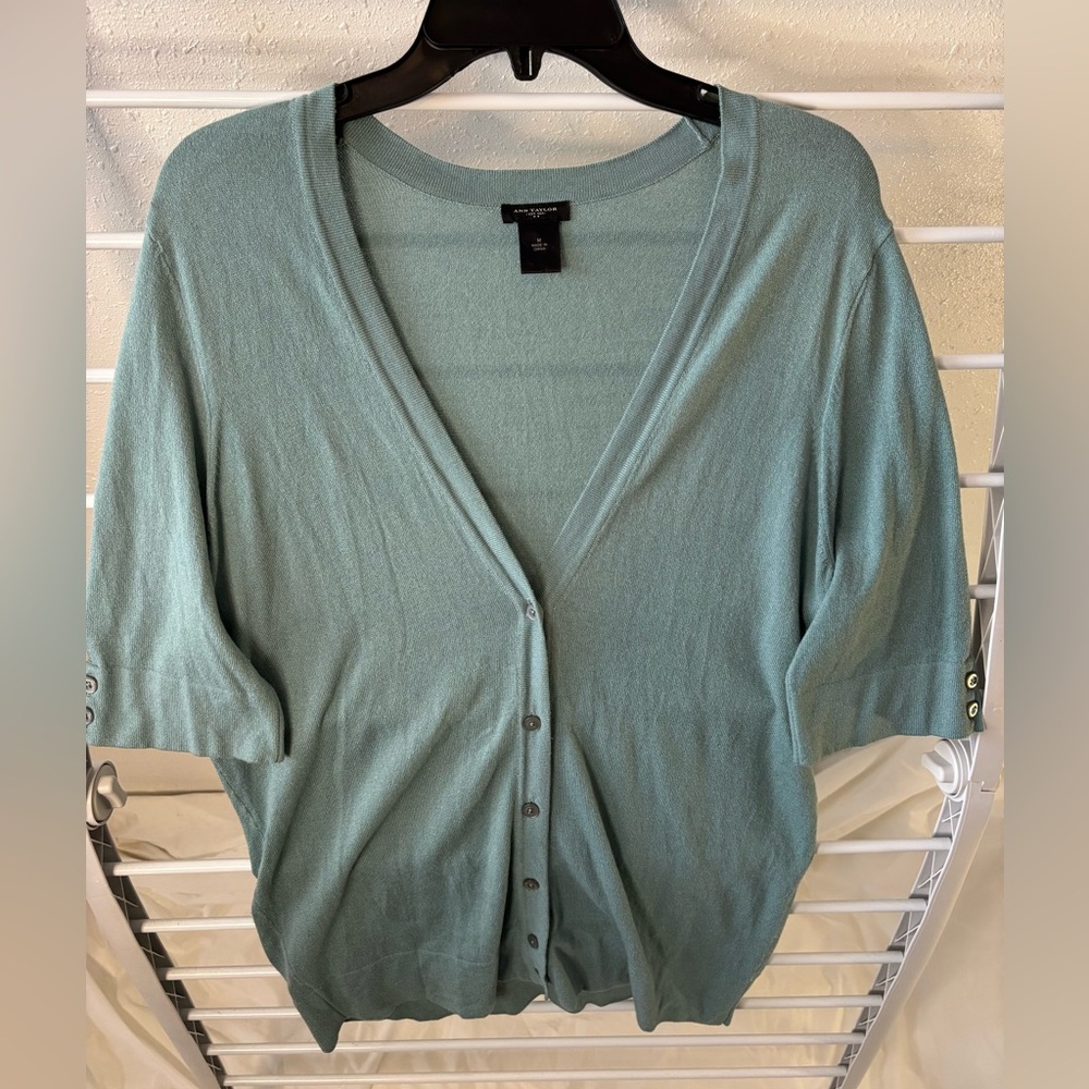 Ann Taylor short sleeve soft button up cardigan seafoam green GUC